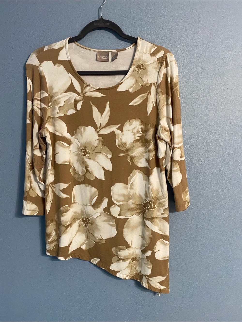 Chico's Tan Floral Long Sleeve Asymmetrical Hem Top
